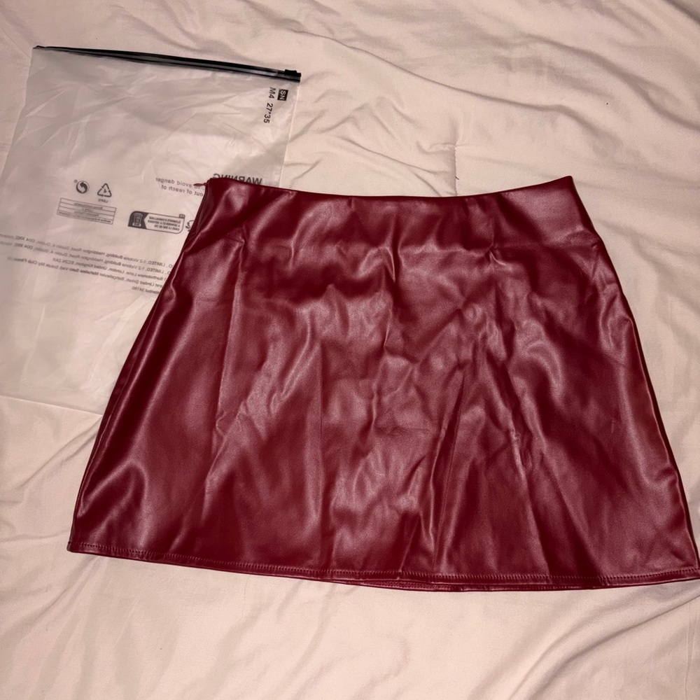 Women’s leather skirt NWT